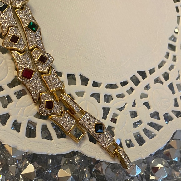 Vintage Crystals hinged collar Elegant Gold and Multicolor Gemstone Necklace - Picture 5 of 10